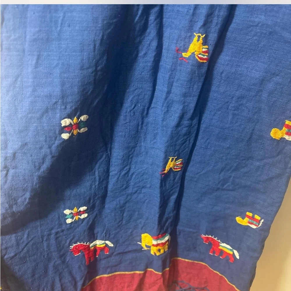 Women’s XS linen dress with animal embroidery - Picture 2 of 3